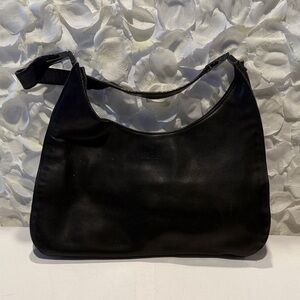 Gucci Vintage Elegant Black Leather Shoulder Bag